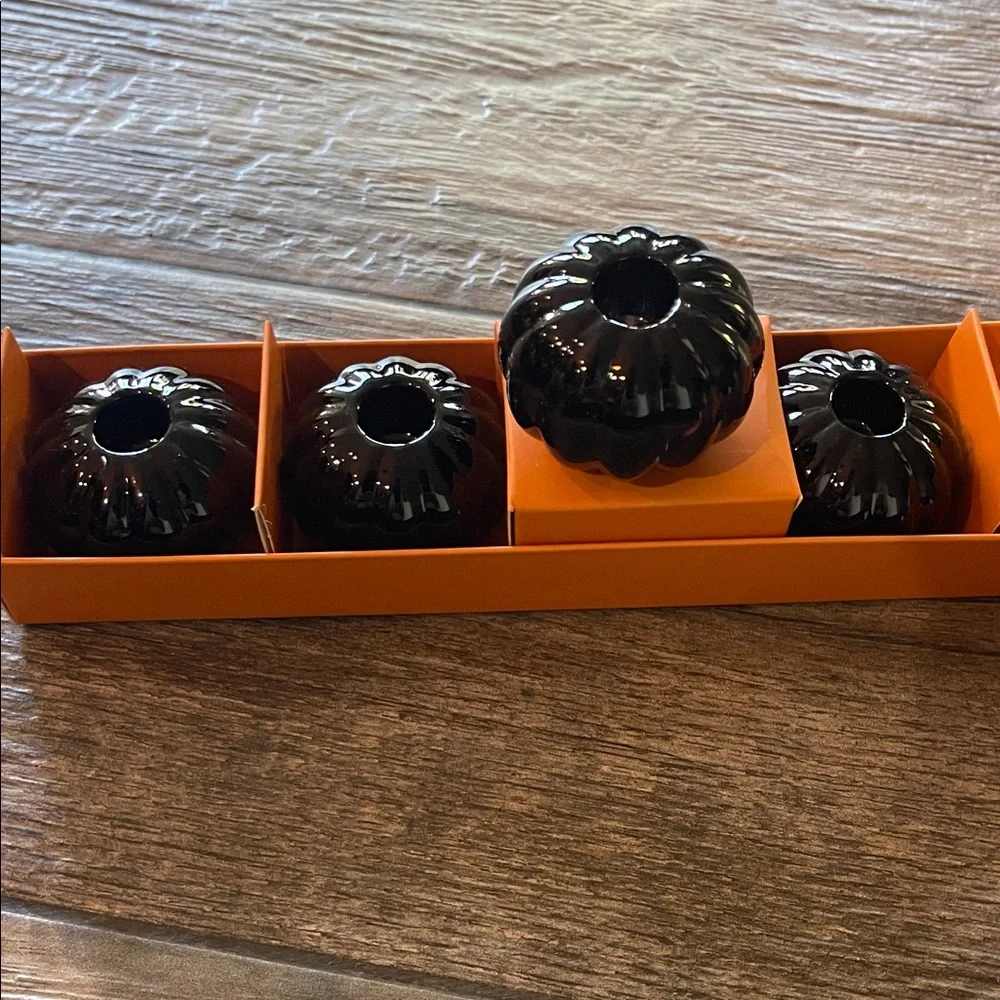2011 Williams Sonoma Black Pumpkin Tiny Taper Holders Set of 4